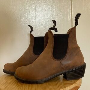 Blundstone # 1673 Heeled Boots in Antique Brown size 7.5